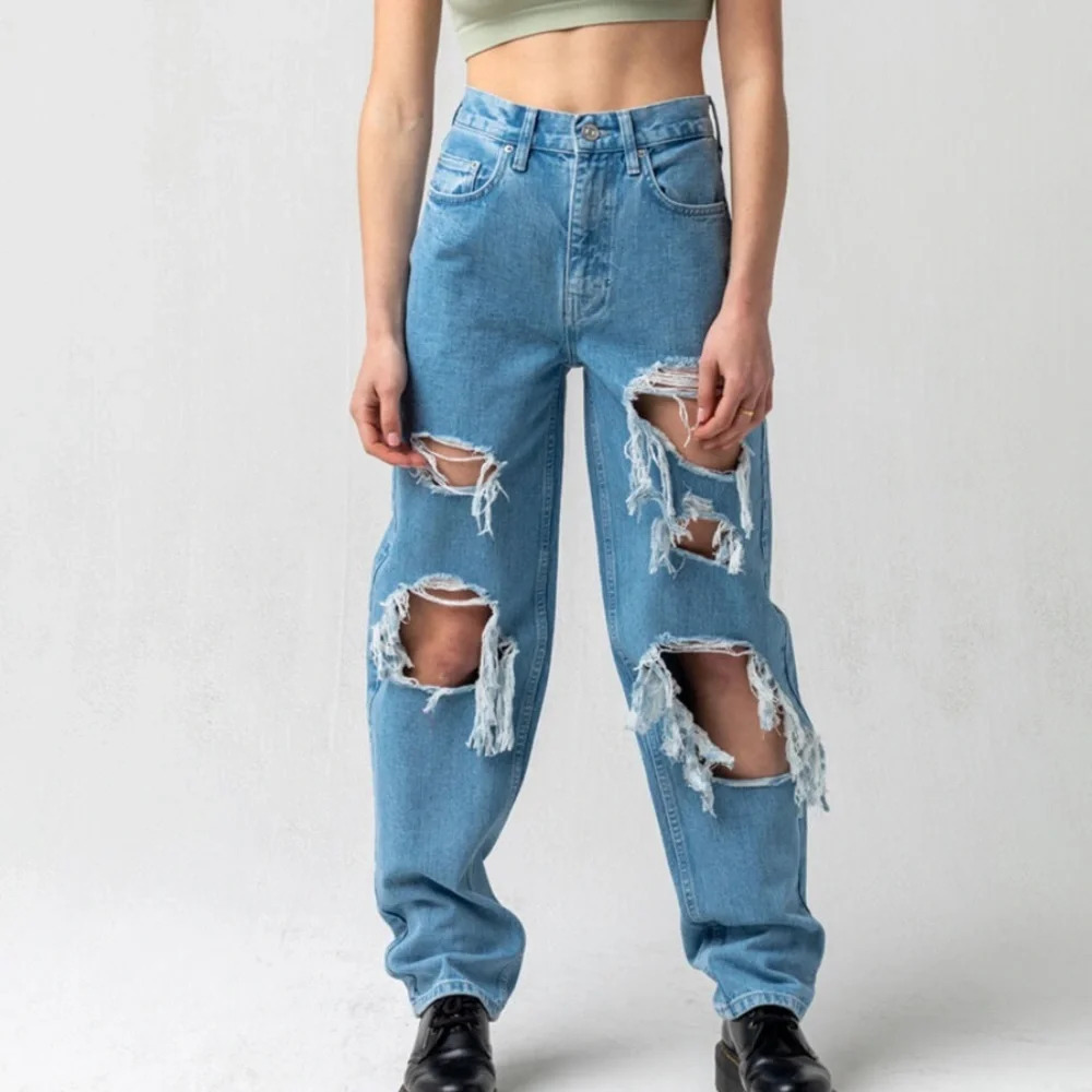 BDG Urban Outfitters Destroyed Modern Boyfriend Jeans - Picture 7 of 8